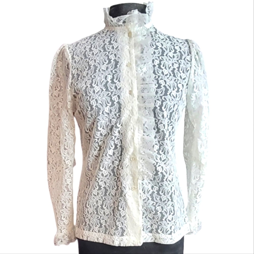 Vintage white lace long sleeve blouse